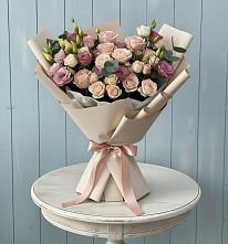 Букет цветов из:  Розы и Лизиантусы в Киевском