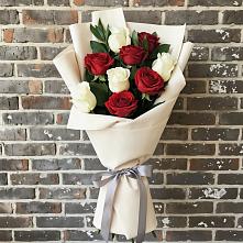 Букет цветов из:  Розы в Киевском