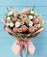 Букет цветов из:  Розы, Альстромерии и Лизиантусы в Киевском