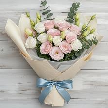 Букет цветов из:  Лизиантусы в Киевском