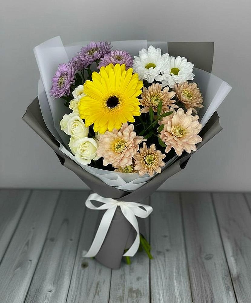 Букет цветов из: Розы, Герберы и Хризантемы в Киевском