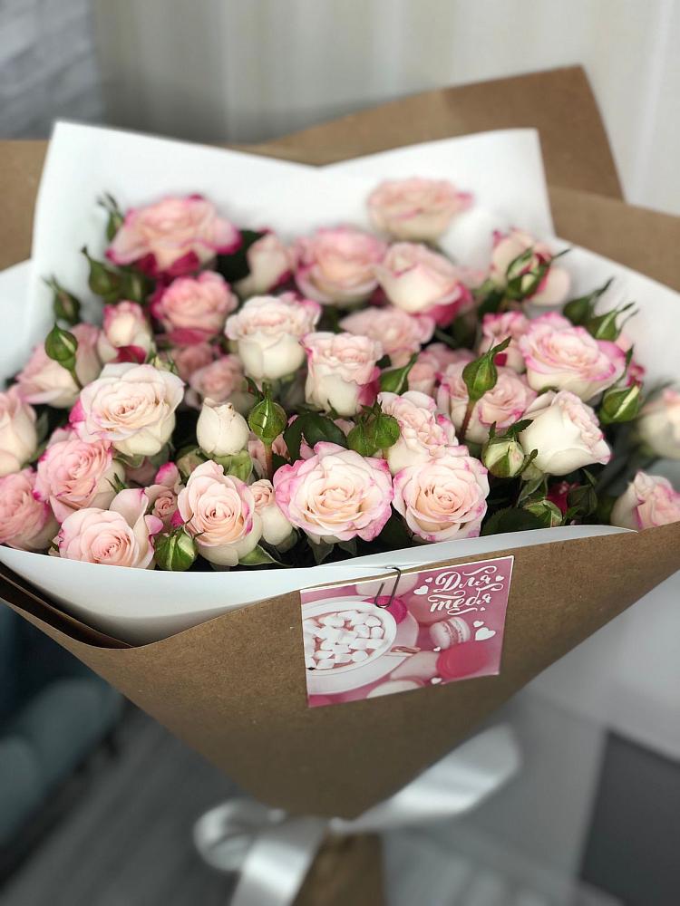 Букет цветов из: Розы в Киевском