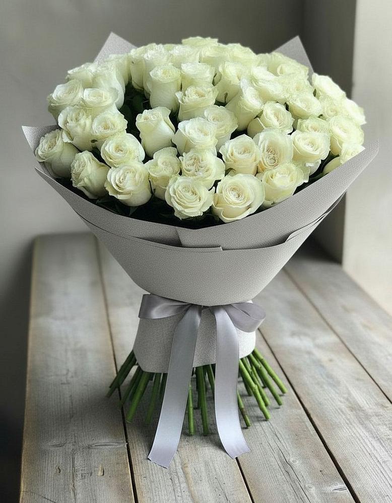 Букет 35 Белых роз в Киевском