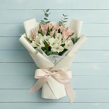 Букет цветов из:  Альстромерии в Киевском
