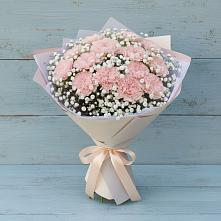 Букет цветов из:  Гвоздики в Киевском