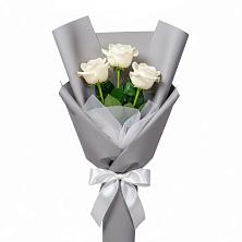 Букет 3 белые розы в Киевском