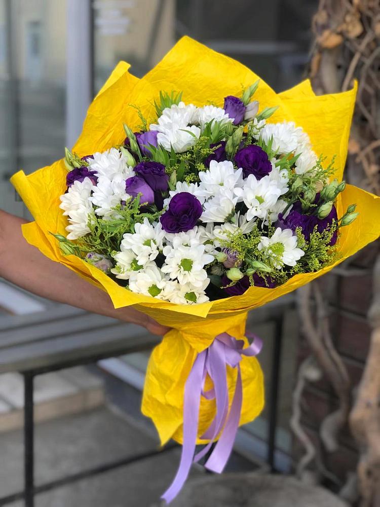 Букет цветов из: Ирисы, Хризантемы и Ромашки в Киевском