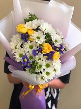 Букет цветов из:  Ирисы, Хризантемы и Розы #REPLACE_PRED# Киевском