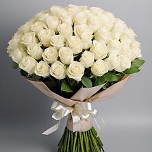 Букет 101 беля роза Белоснежка в Киевском