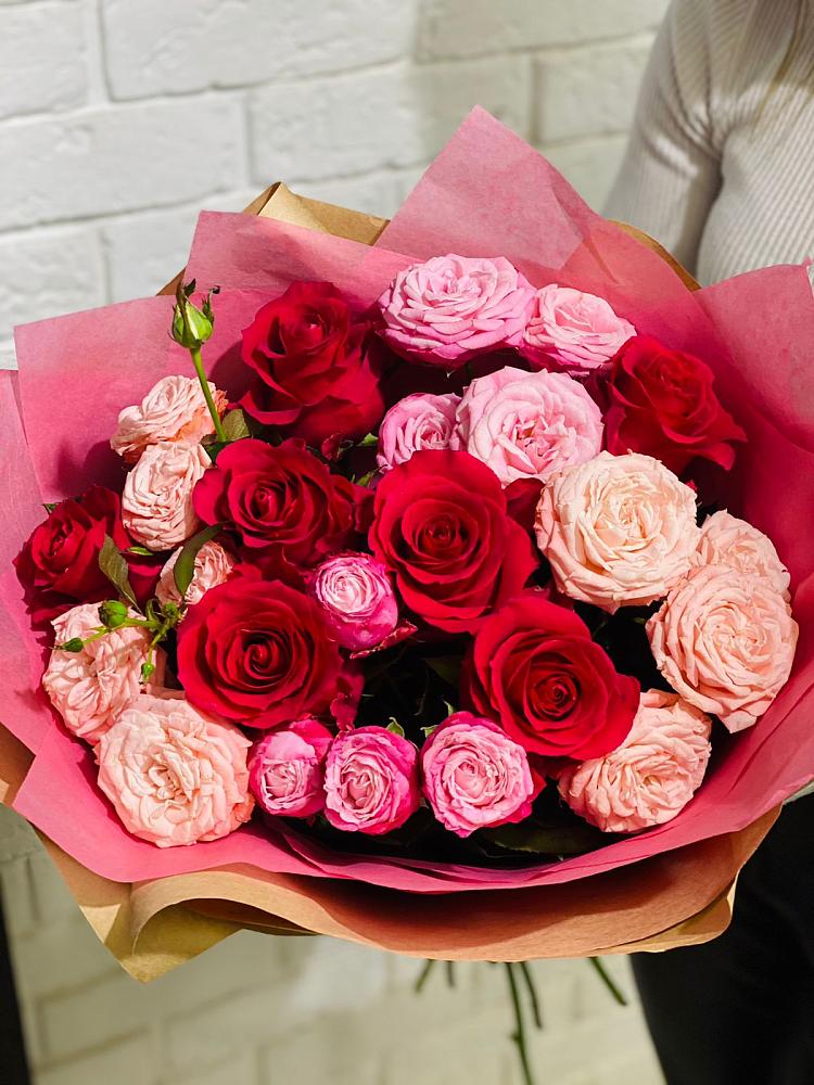 Букет цветов из: Розы в Киевском