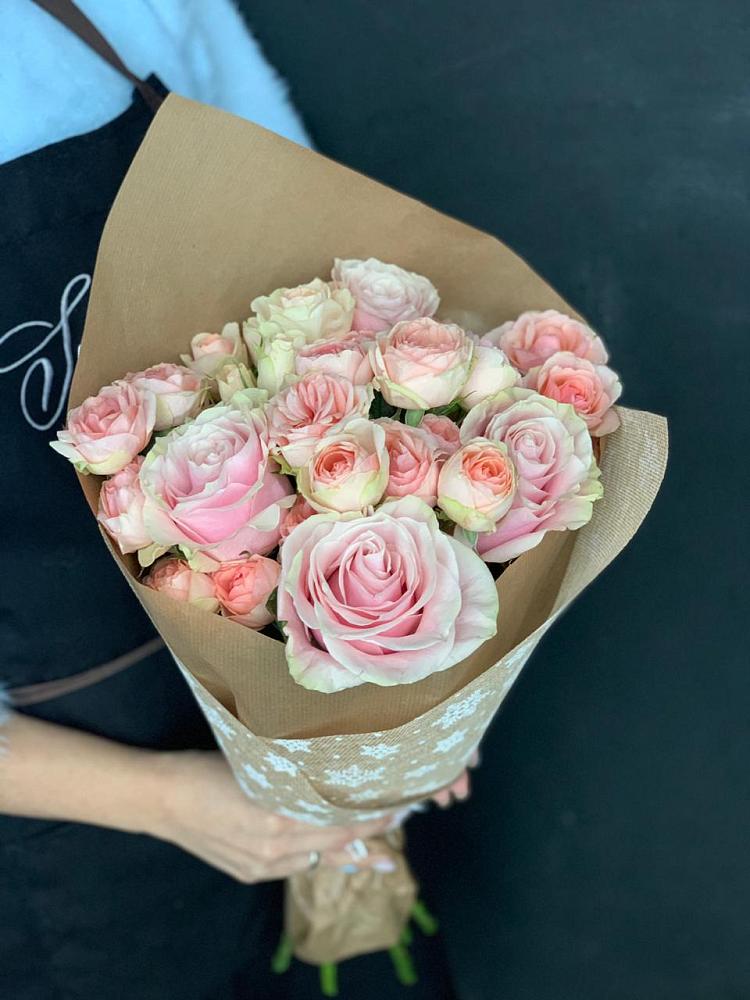 Букет цветов из: Хризантемы и Розы в Киевском