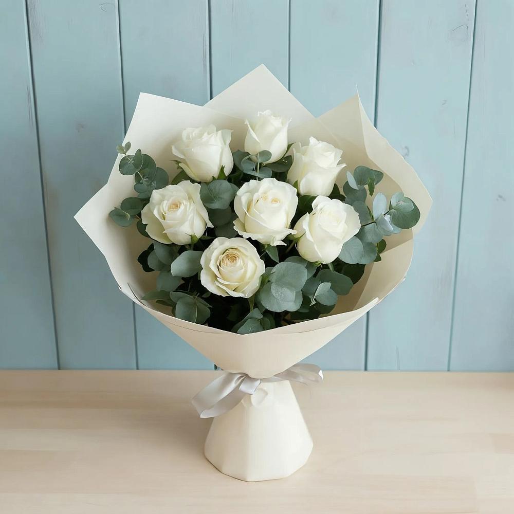 Букет Белые розы в Эвкалипте в Киевском