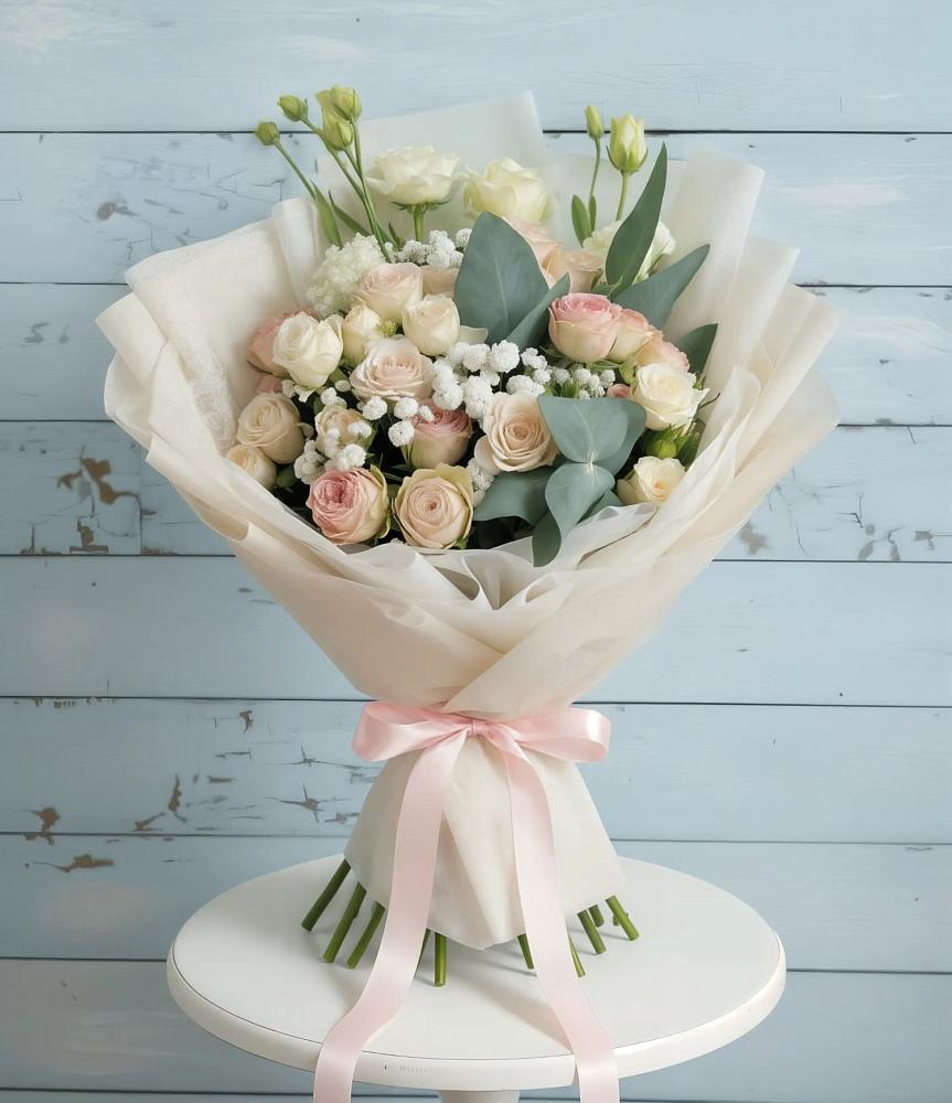 Букет цветов из: Розы и Лизиантусы в Киевском