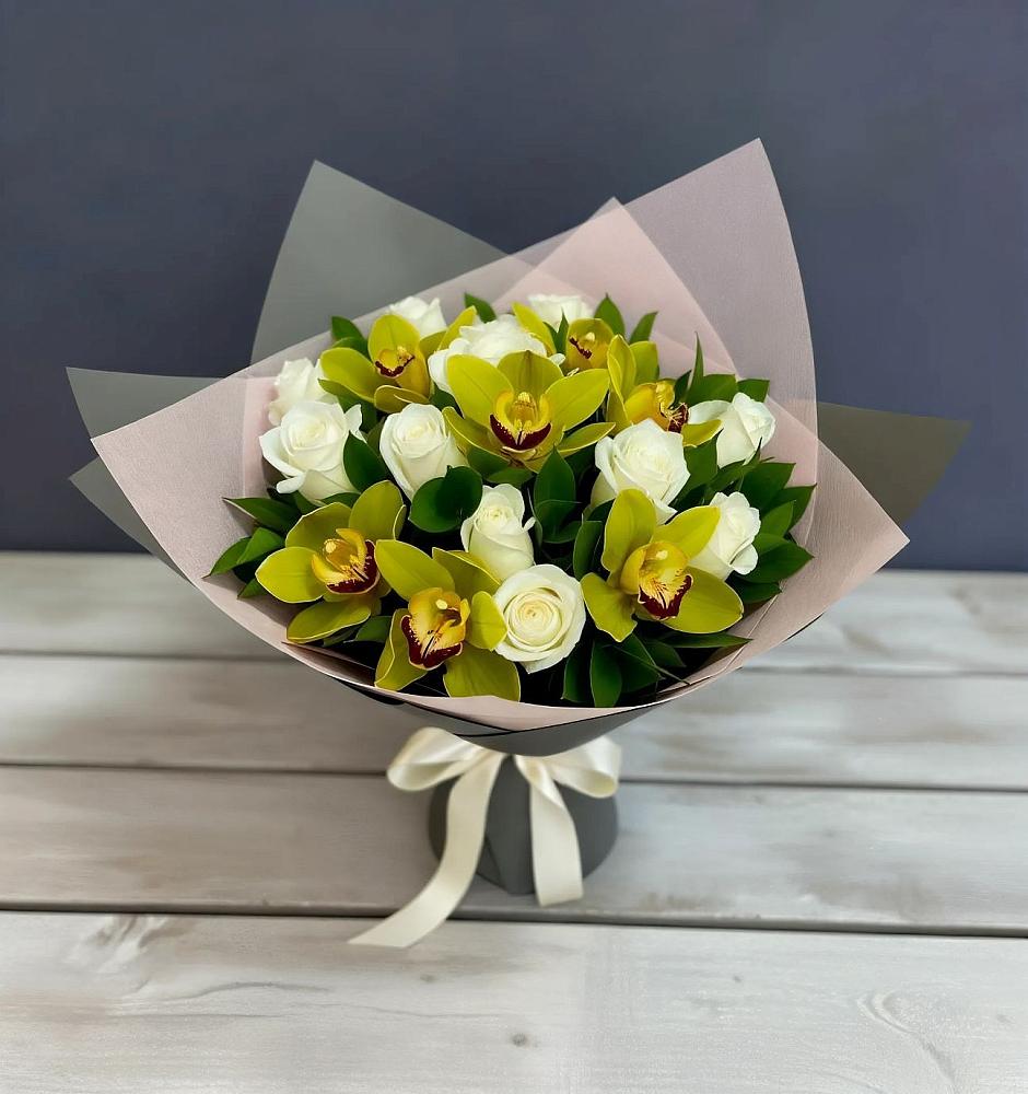 Букет цветов из: Орхидеи и Розы в Киевском