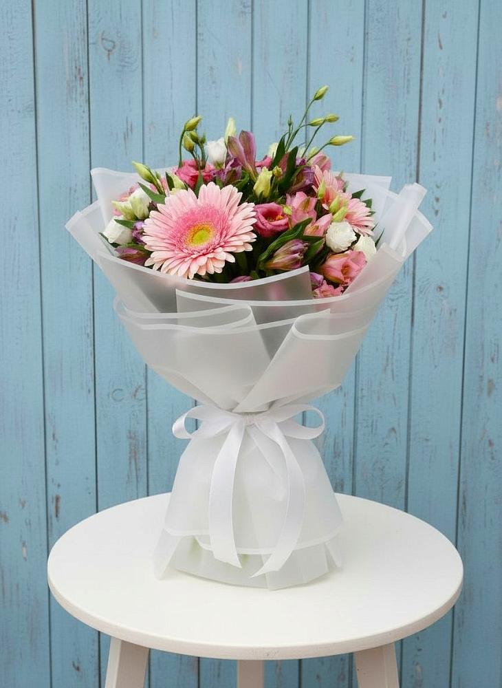 Букет цветов из: Герберы, Альстромерии и Лизиантусы в Киевском