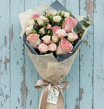 Букет цветов из:  Розы в Киевском