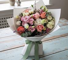 Букет цветов из:  Розы, Лизиантусы и Гвоздики в Киевском