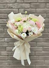Букет цветов из:  Гвоздики, Розы, Лизиантусы и Хризантемы #REPLACE_PRED# Киевском