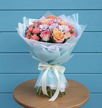 Букет цветов из:  Хризантемы и Розы в Киевском