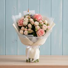 Букет цветов из:  Розы в Киевском