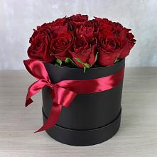 Цветочная композиция из Розы в шляпной коробке в Киевском