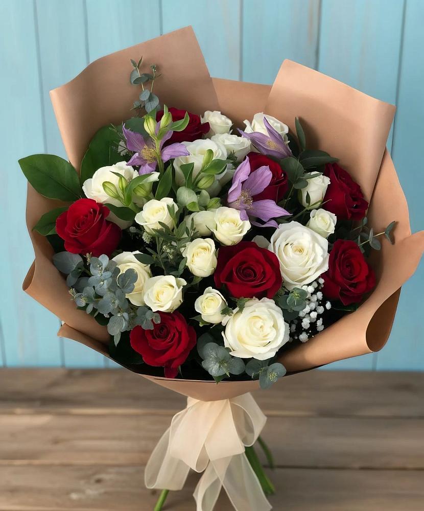 Букет цветов из: Розы и Альстромерии в Киевском