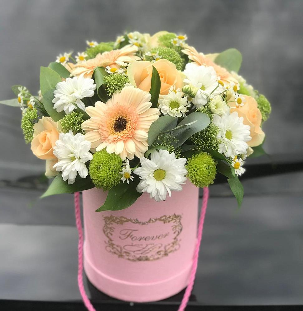 Цветочная композиция из Розы, Герберы и Хризантемы в шляпной коробке в Киевском