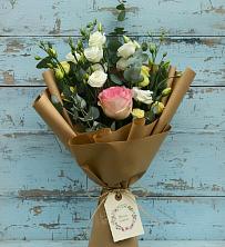 Букет цветов из:  Розы и Лизиантусы в Киевском