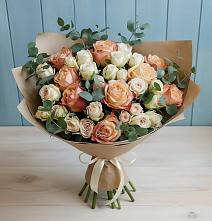 Букет цветов из:  Альстромерии и Розы в Киевском
