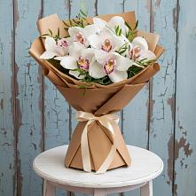 Букет цветов из:  Орхидеи и Розы в Киевском