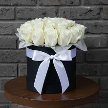 Цветочная композиция из Розы в шляпной коробке в Киевском