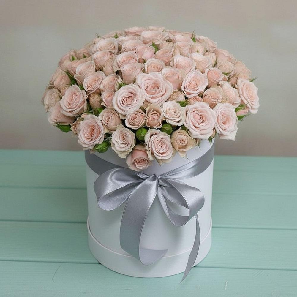 Цветочная композиция из Розы в шляпной коробке в Киевском