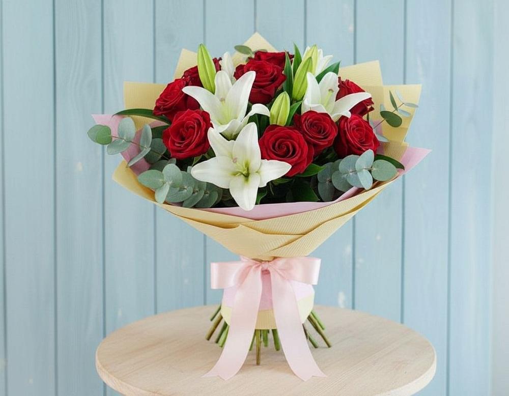Букет цветов из: Лилии и Розы в Киевском