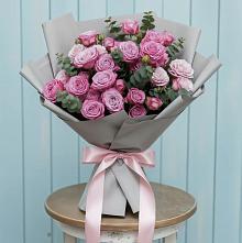 Букет цветов из:  Розы в Киевском